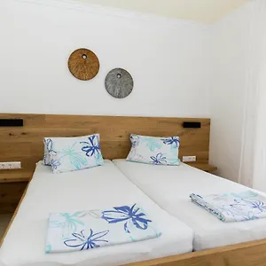 https://apartmani-dea.primorje-gorskikotar.com