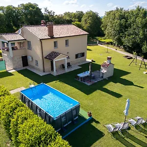 https://paola-krsan.in-istria.net